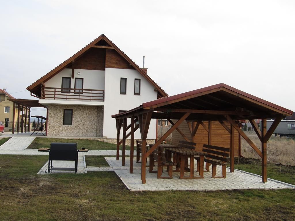 Pensiunea Soli Deo Gloria Sarmasag Экстерьер фото